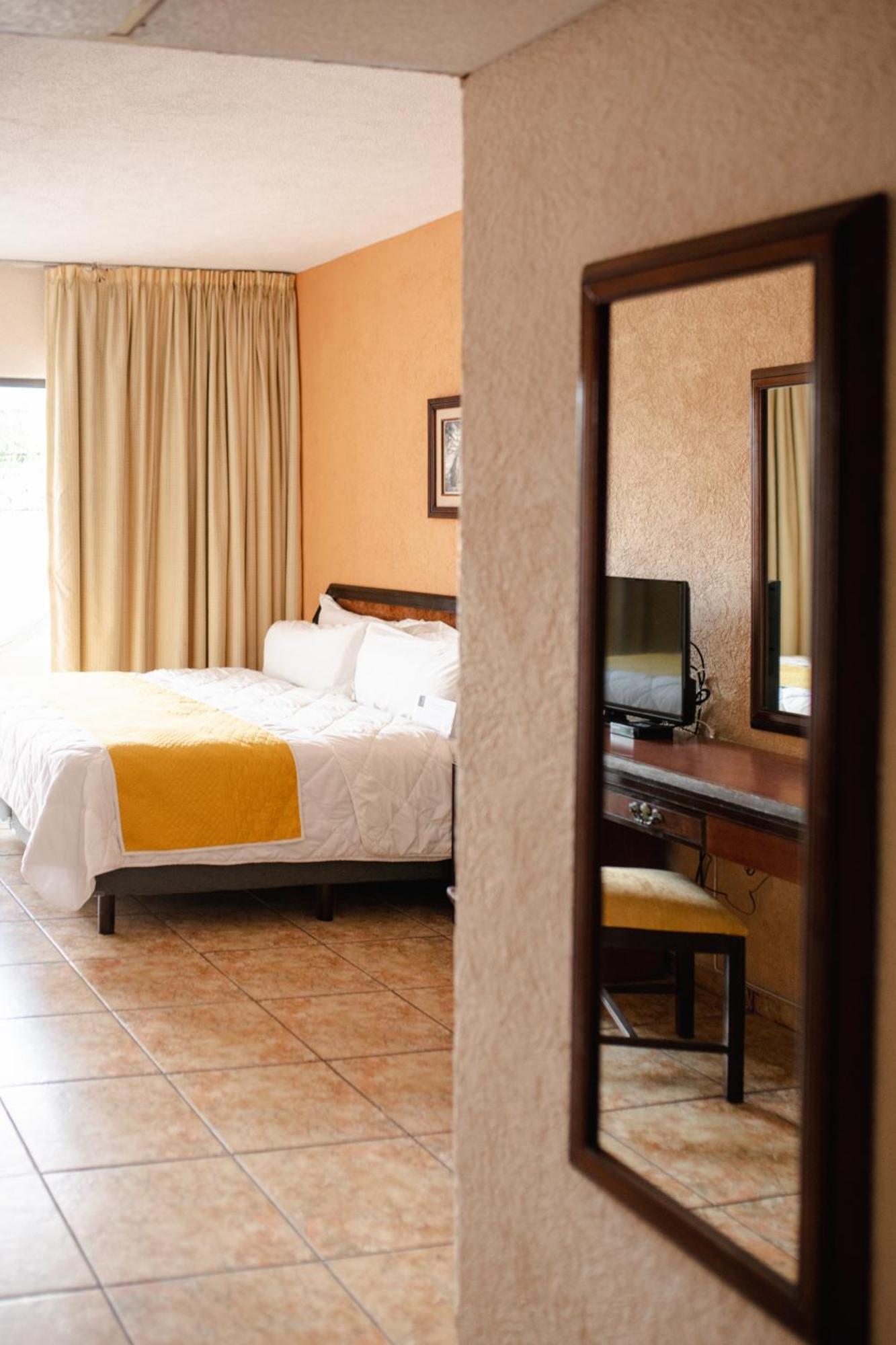 Hotel Los Aluxes Merida Exterior photo