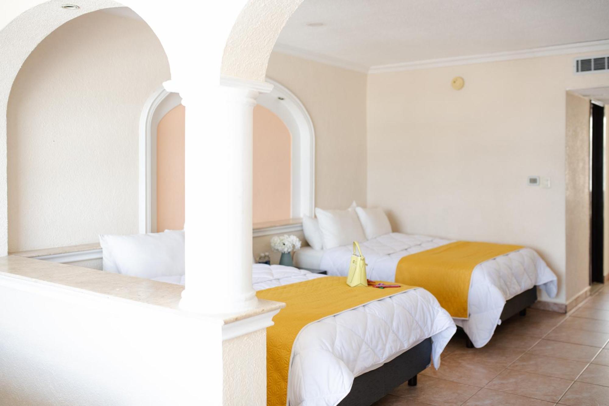 Hotel Los Aluxes Merida Room photo